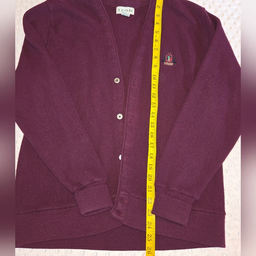 IZOD Vintage Large Knit Burgundy Sweater 4 Button Folded Cuffs Harry Potter Vibe - Picture 6 of 6